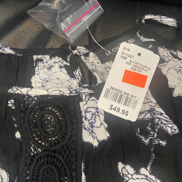 Le Chateau Floral Ruffled Tank - Picture 3 of 5